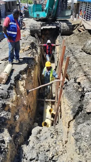 Construcción de red de alcantarillado Barrio La Cima