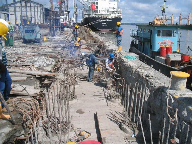 Construcción en concreto reforzado de viga aérea para STS